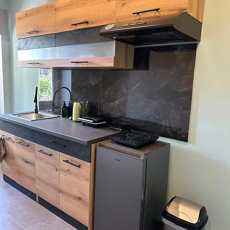 Christina Apartman Dráma
